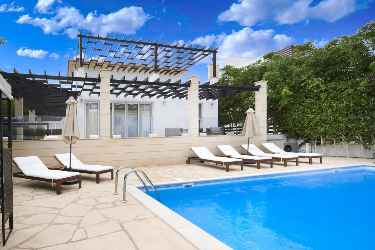 Villa Ariana コーラル・ベイ エクステリア 写真